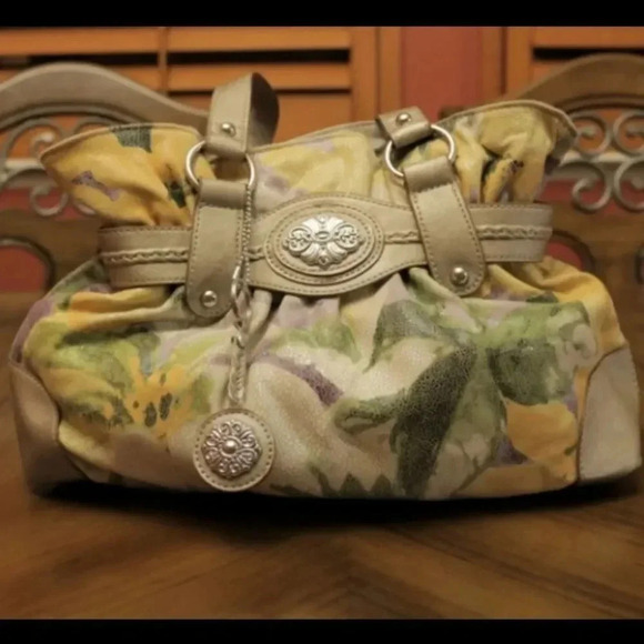 Yellow Floral Purse with a Clasp - Picture 1 of 4